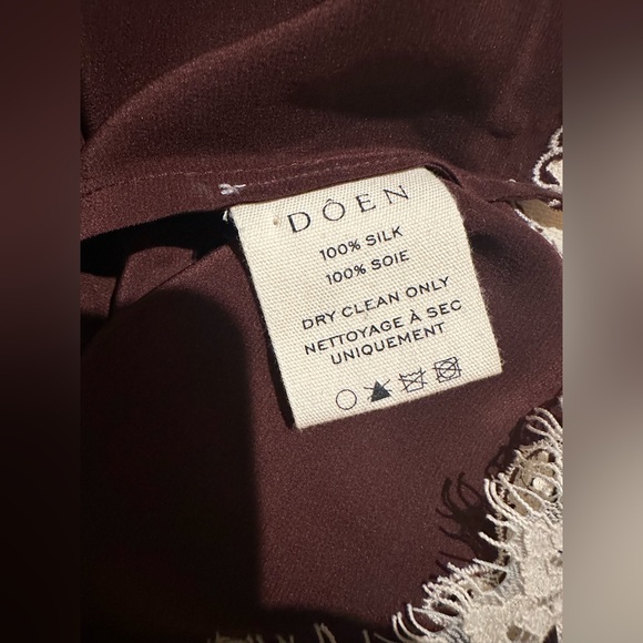 Doen Kira Top in Cafe - Picture 6 of 7